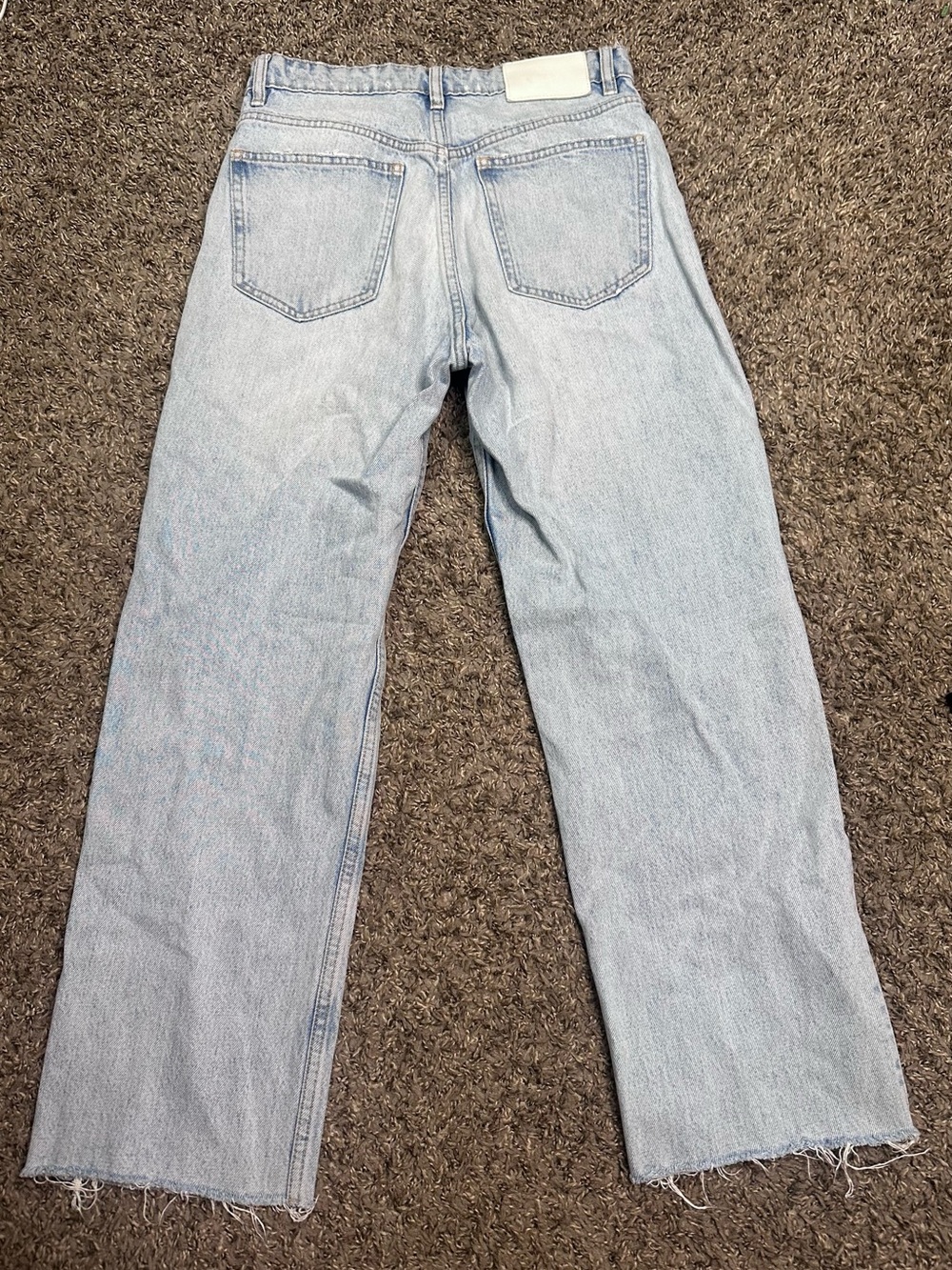 Zara High-Waisted Light Wash Straight Leg Jeans - Size 6 / 38 - Picture 2 of 4